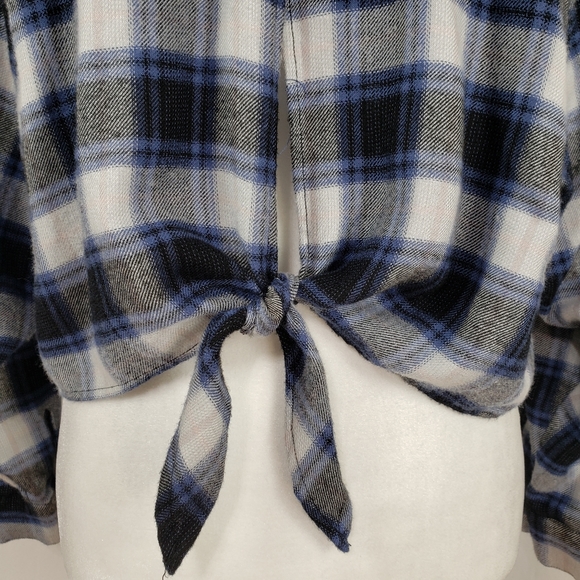 Urban Outffiters BDG Open Flannel Shirt tie front - Picture 5 of 5